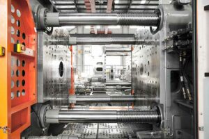 A Chen Hsong produz mais de 15 mil máquinas por ano, com uma faixa que varia de 60 a 6.500 toneladas.